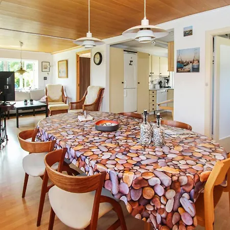 An Amazing In Sams With 4 Bedrooms Ballen (Samso)