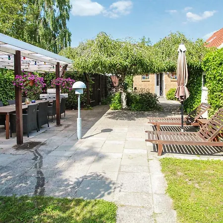 An Amazing In Sams With 4 Bedrooms *