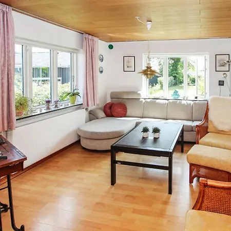 An Amazing In Sams With 4 Bedrooms 펜션