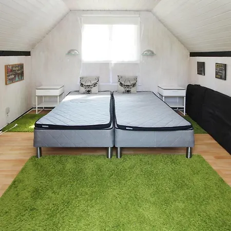 An Amazing In Sams With 4 Bedrooms *